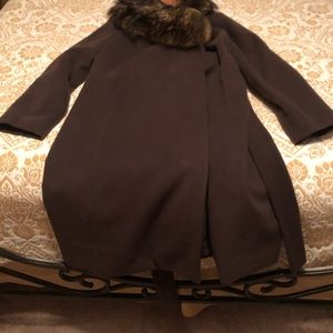 Beautiful Jennifer Lopez ladies dress coat.  Size XL